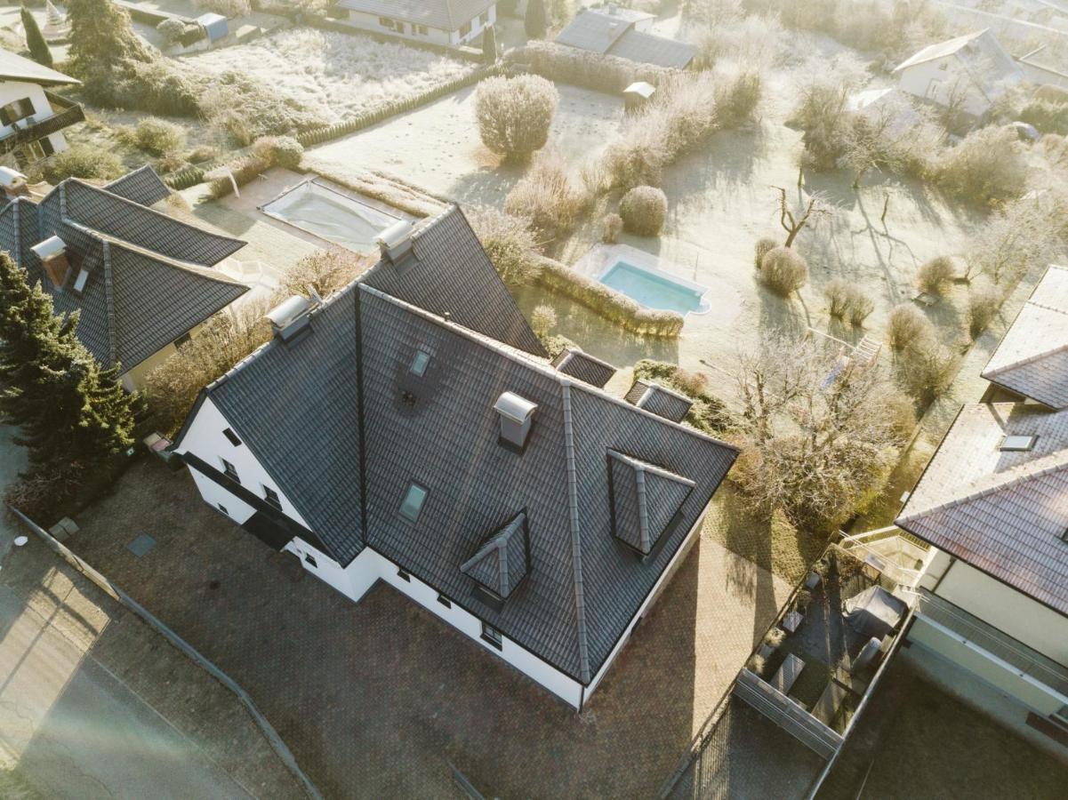Haus Aussicht - Ferienwohnungen Velden Velden am Woerthersee Exterior photo