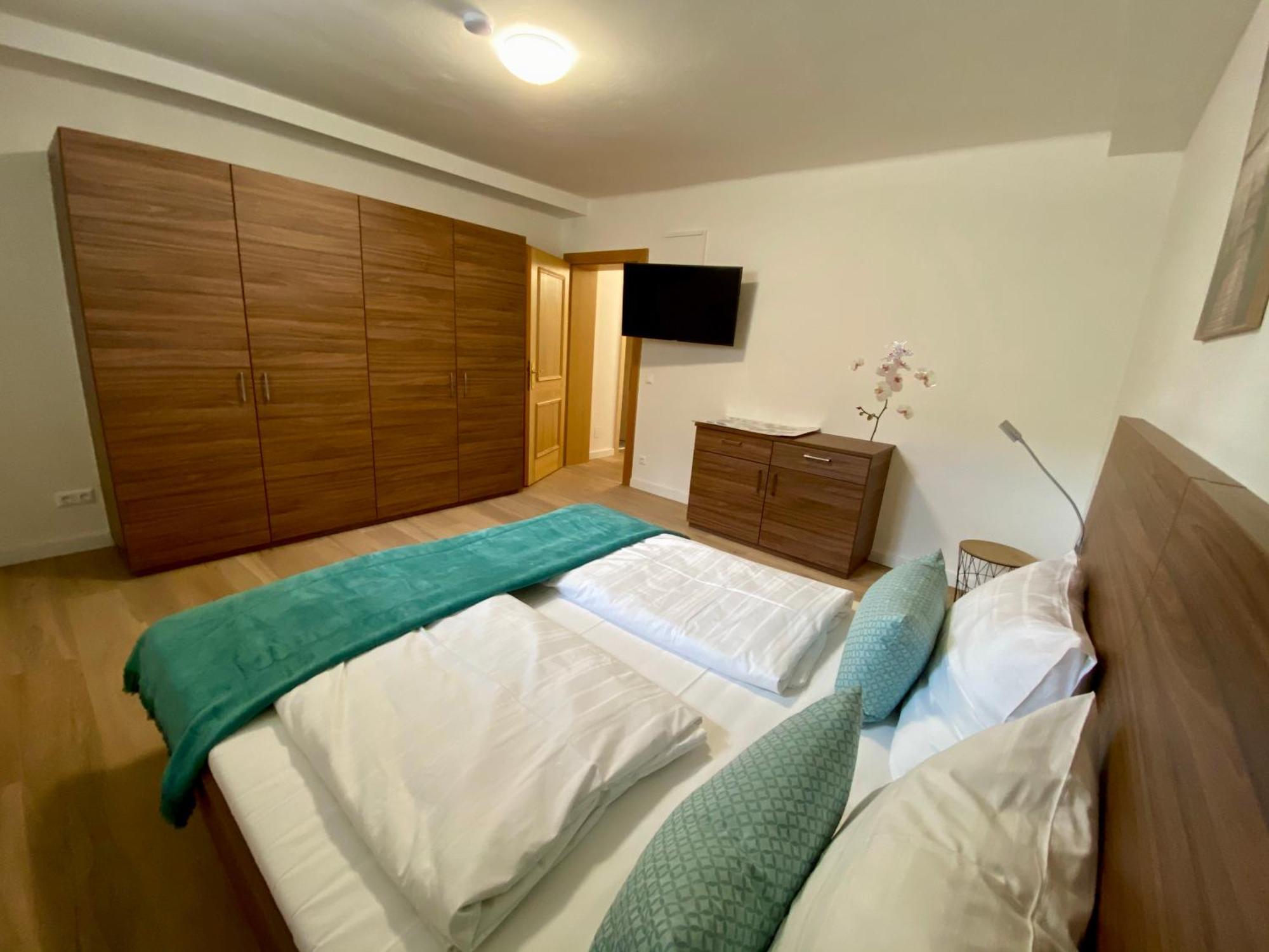 Haus Aussicht - Ferienwohnungen Velden Velden am Woerthersee Room photo