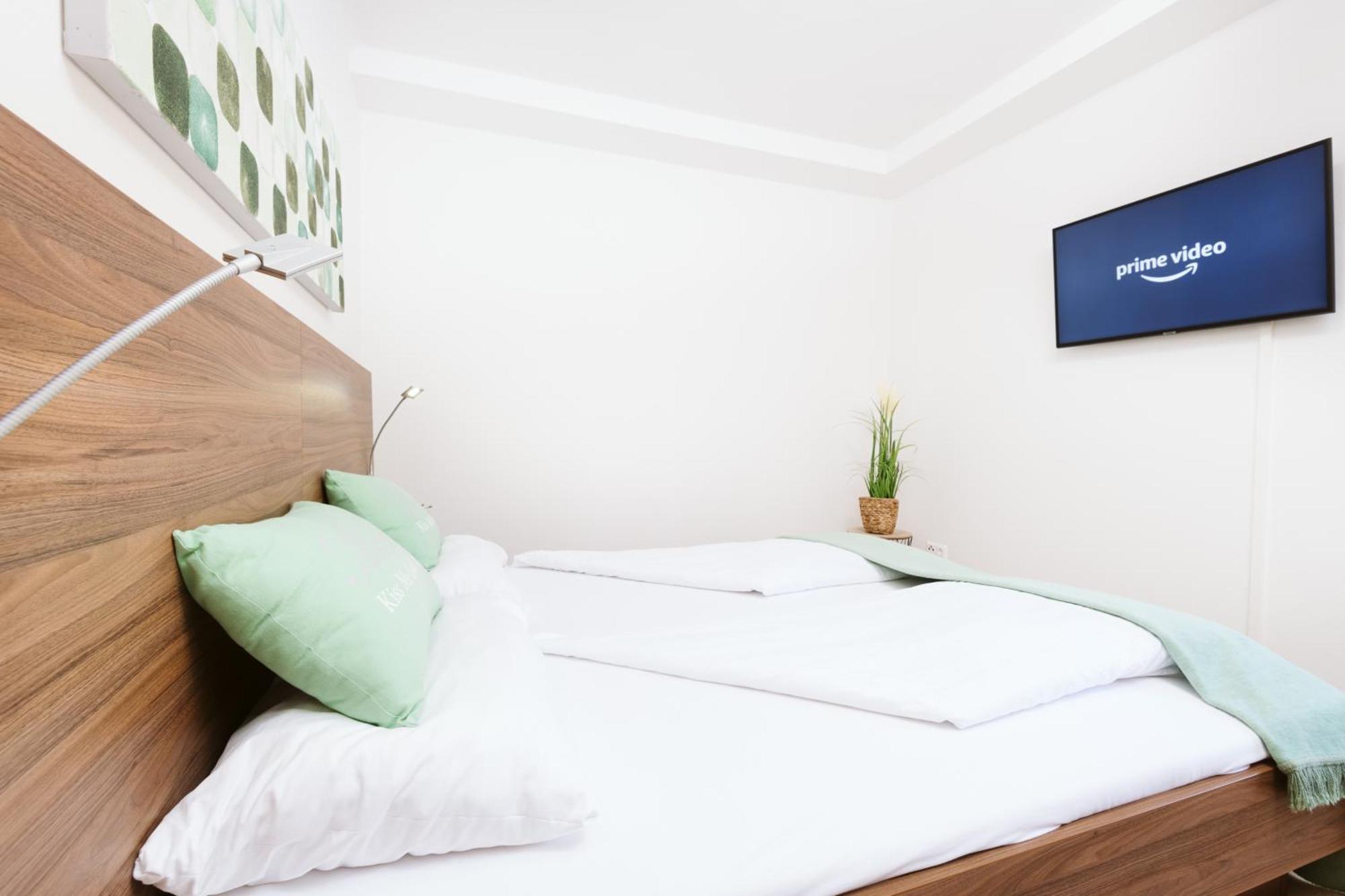 Haus Aussicht - Ferienwohnungen Velden Velden am Woerthersee Room photo